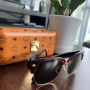 MCM MCM604S Sunglasses